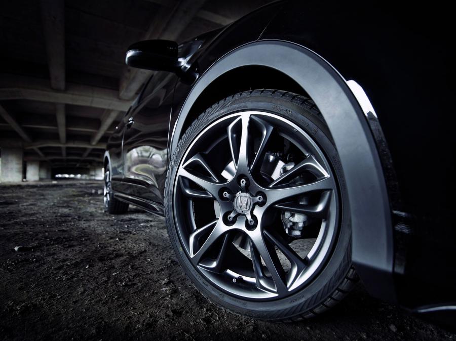  Honda Civic Black Edition 2014 года  (фото 6 из 10)